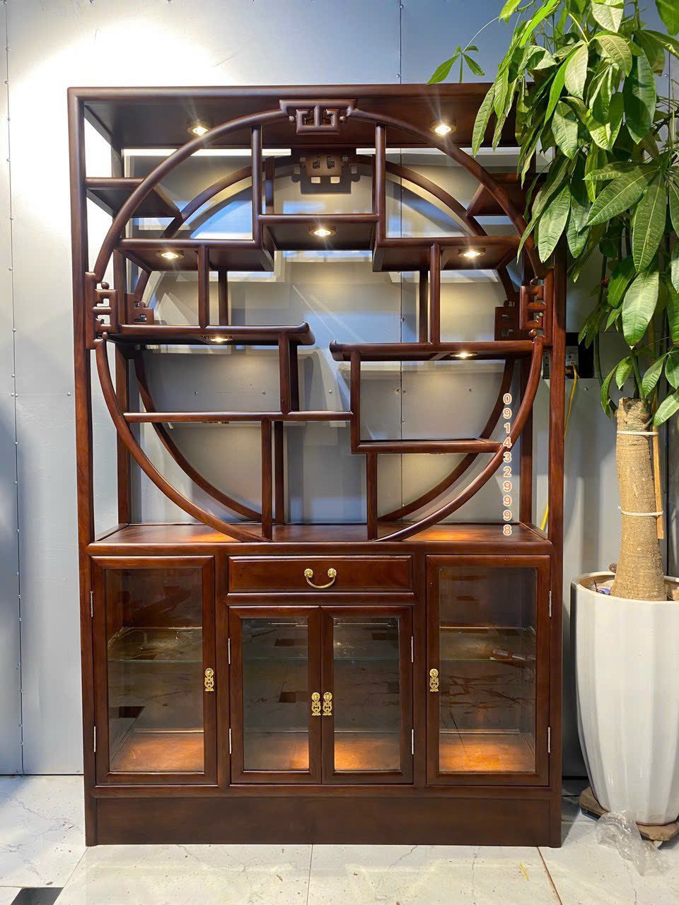 TỦ TRƯNG ĐỒ SỨ MẪU 7